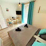 Cozy Bavarian Forest +pool +sauna +netflix 아파트 즈위젤